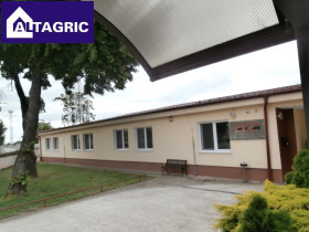 CZ 3276 - Na predaj administratívno - obchodná budova pri centre mesta Komárno