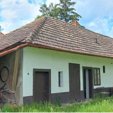 3452 - Na predaj vidiecky rodinný dom v obci Moča