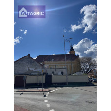 Na predaj starší rodinný dom v centre Komárna