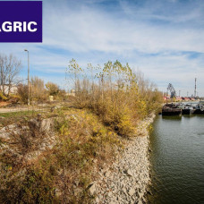 Pozemok - plochy komerčnej občianskej vybavenosti medzi sídliskom VII. a zimným prístavom, vhodný na bytovú zástavbu